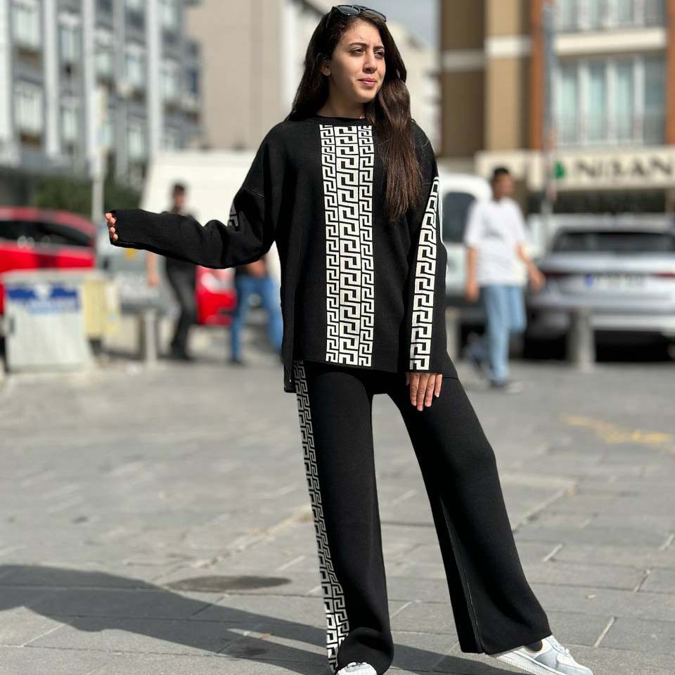 Centre-Puzzle Printed Premium Quality Winter 2-Pcs Tracksuit For Her. WWTS-22