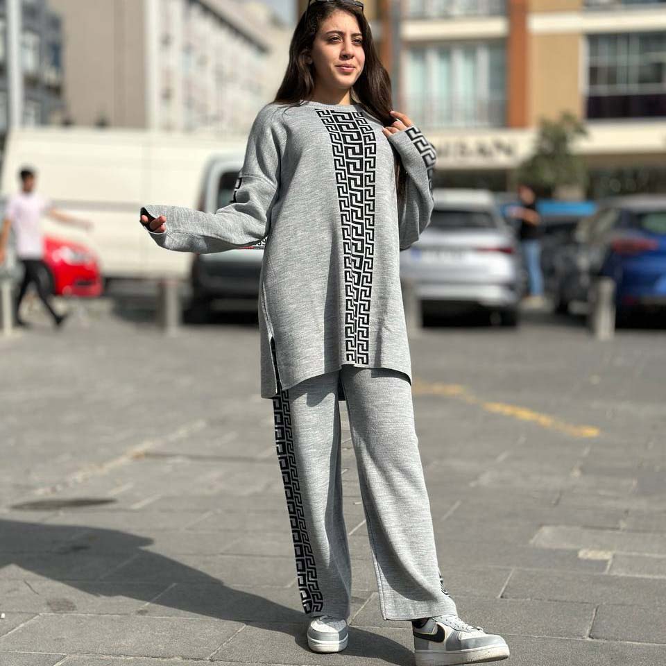 Centre-Puzzle Printed Premium Quality Winter 2-Pcs Tracksuit For Her. WWTS-22